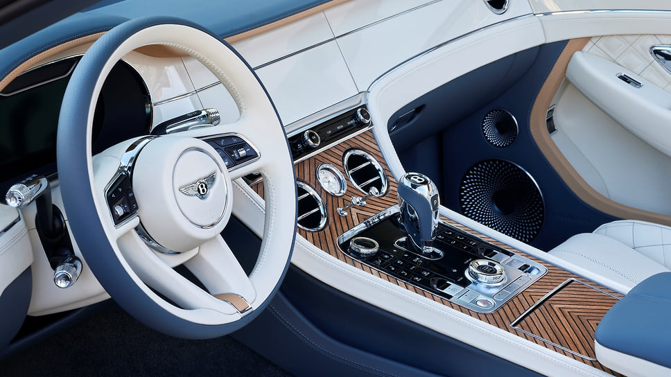 Bentley Continental GT Convertible Mulliner Riviera Collection