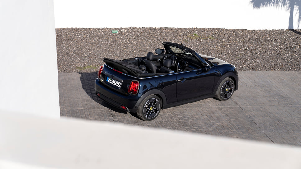 MINI Cooper SE Convertible