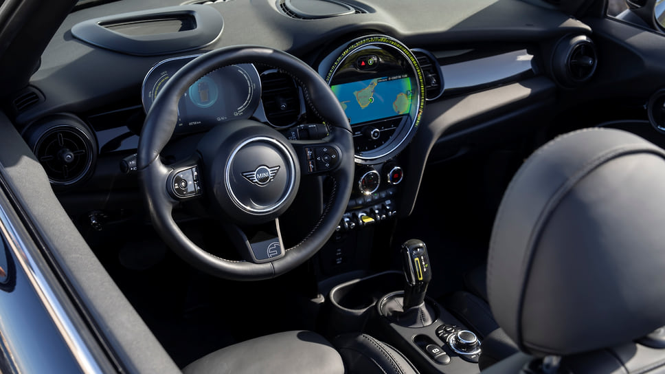 MINI Cooper SE Convertible