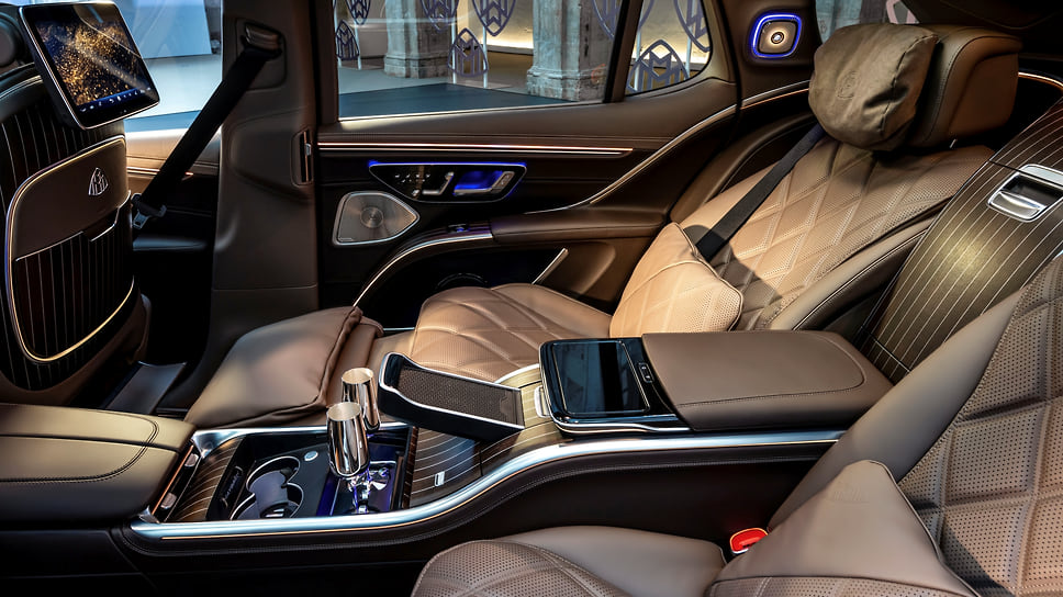 Mercedes-Maybach EQS 680 SUV