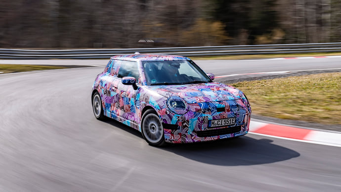 MINI анонсировала новый электрический Cooper