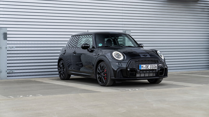 MINI представила лимитированную версию хэтчбека John Cooper Works
