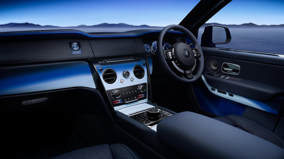 Rolls-Royce Black Badge Cullinan Blue Shadow Private Collection