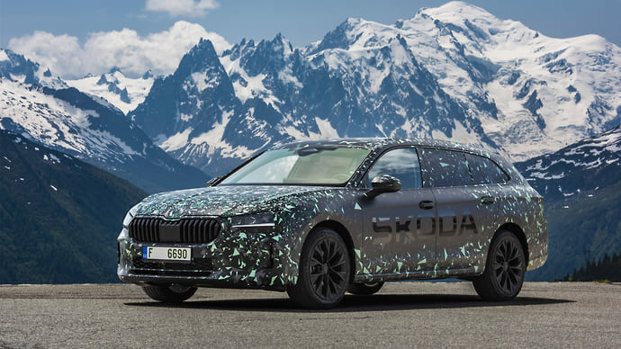 Skoda показала предсерийный Superb Combi