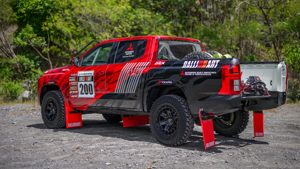 Mitsubishi Triton Ralliart AXCR 