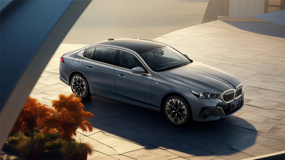 Удлиненная BMW i5 для Китая 