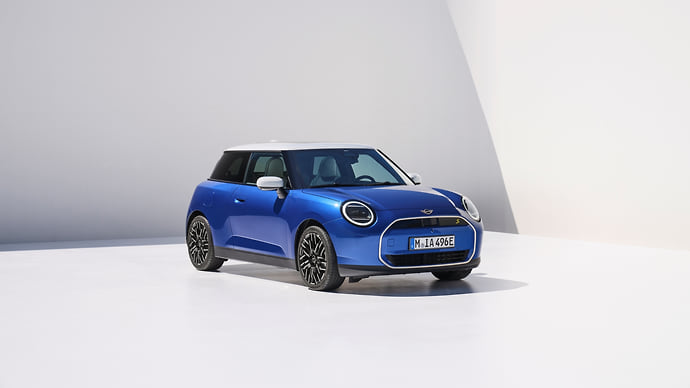 MINI показала новое поколение электромобиля Cooper