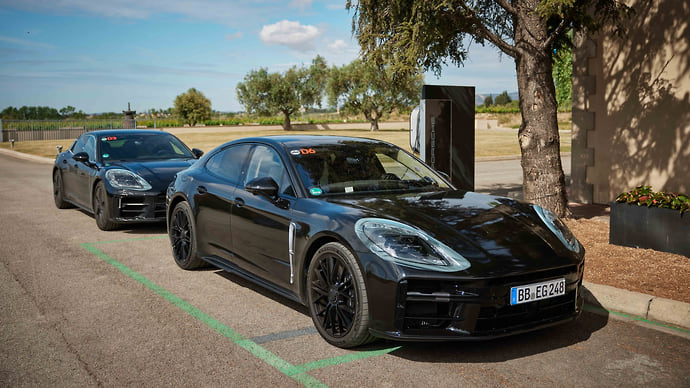 Porsche анонсировал новое поколение лифтбека Panamera
