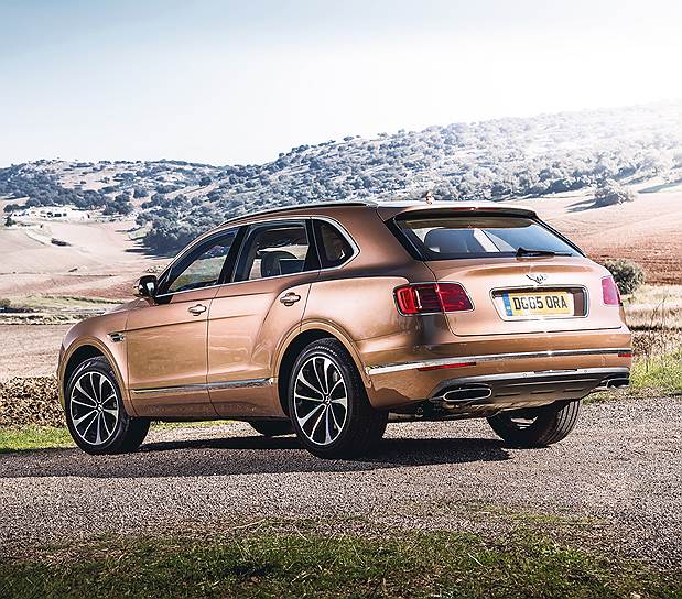 Bentayga подвергся самым суровым и интенсивным в истории Bentley испытаниям. Общий пробег тестовых автомобилей по пяти континентам – в песчаных дюнах Дубая, по топким полям графства Чешир и сугробам Норвегии – превысил 1,6 млн км. Автомобили, кроме того, подвергались самым разнообразным нагрузкам при температуре от –30 до +50°C. 