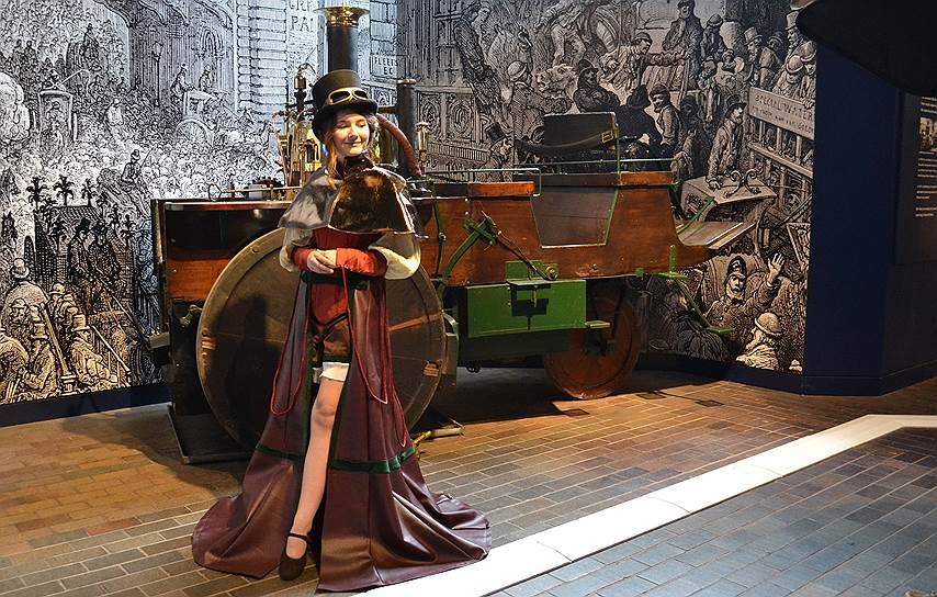 Среди других транспортных средств, которые изучали студенты — Grenville Steam Carriage