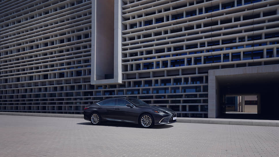 Lexus ES, 809 баллов из 1000
