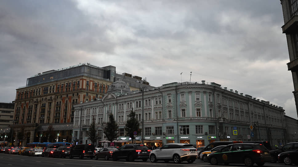 Автомобильное движение на Тверской-Ямской улице, Москва 