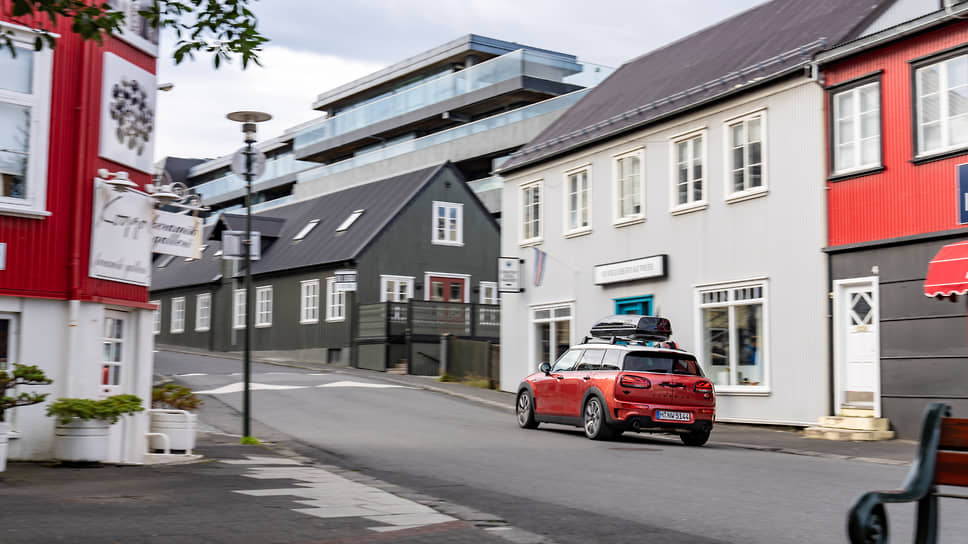 Путешественники на MINI Cooper S Clubman ALL4 в Рейкьявике