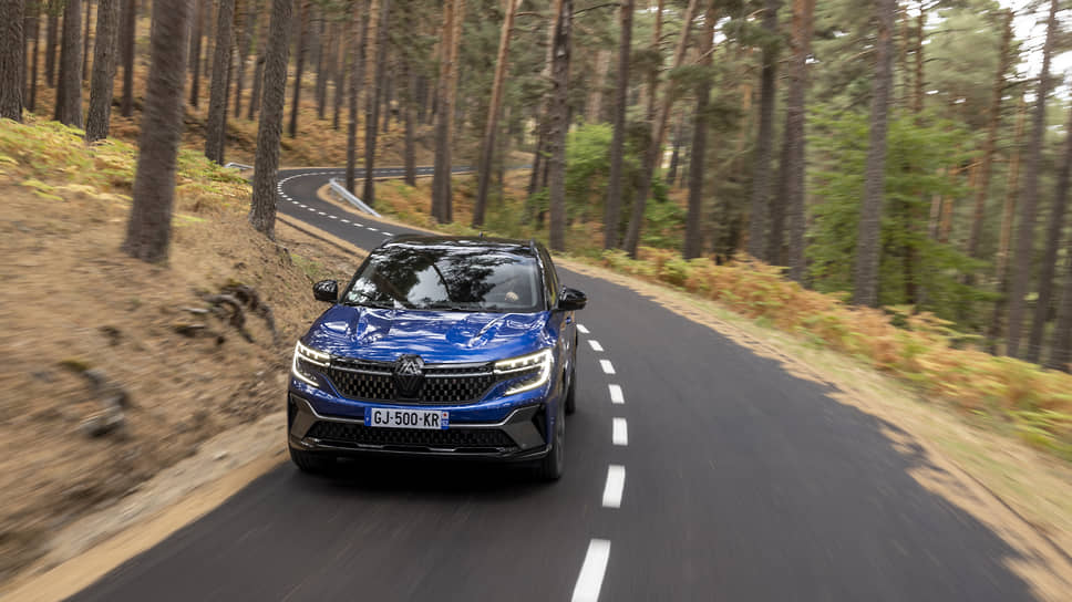 В Европе состоялся тест-драйв Renault Austral, внедорожника, который знаменует собой «новую волну» более дорогих и технологичных моделей французской марки