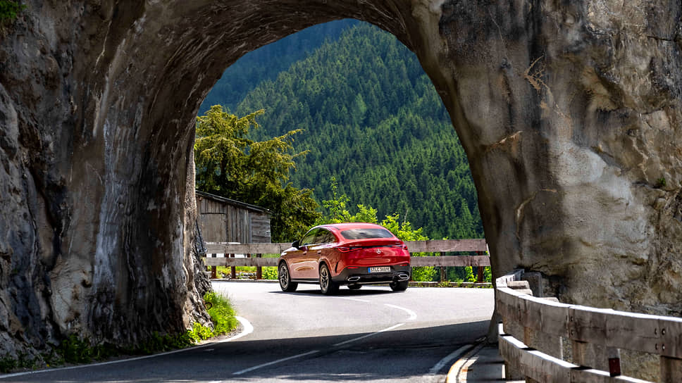 Компания Mercedes-Benz показала новый GLC Coupe