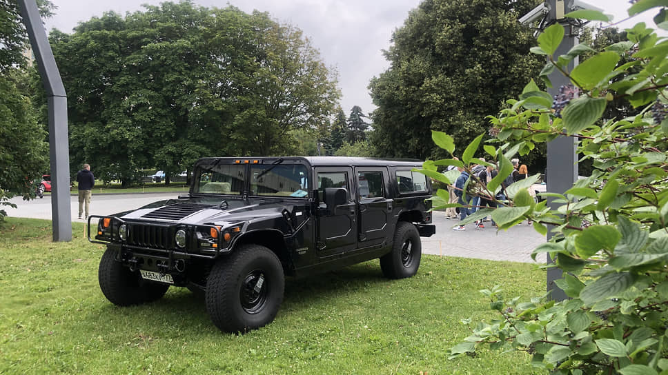 «Автокультура» — это большое разнообразие. Здесь есть место и суровому Hummer H1