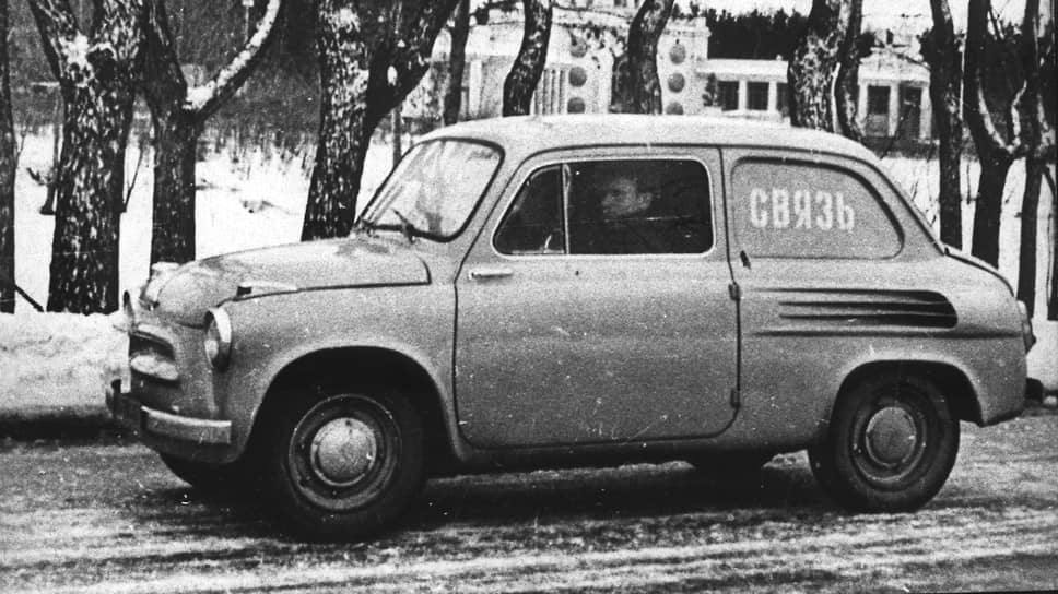 ЗАЗ-965С и 965АС — модификация «почтовый фургон», сделанная с правым рулем для более удобного сбора писем. Автомобиль получил видоизмененные воздухозаборники, а задние боковые стекла были заменены металлическими филенками 