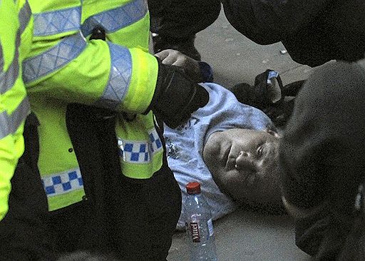 01.04.2009 Демонстрации антиглобалистов в Лондоне против саммита "Большой двадцатки" 