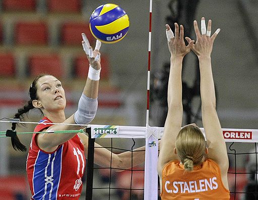 04.10.2009 Женская сборная Италии одержала победу над командой Голландии в финале Чемпионата Европы Польше со счетом 3:0. Россия-Голландия 2:3