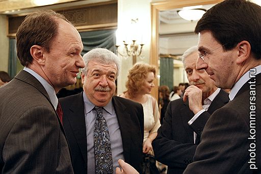 30.11.2009 В Государственном академическом Большом театре Издательский дом "Коммерсантъ" отпраздновал 100-летие со дня основания газеты и 20-летие с момента возобновления издания 