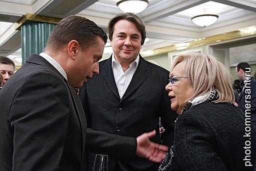 Слева направо: журналист Леонид Парфенов, генеральный директор «Первого канала» Константин Эрнст и режиссер, художественный руководитель театра «Современник» Галина Волчек 