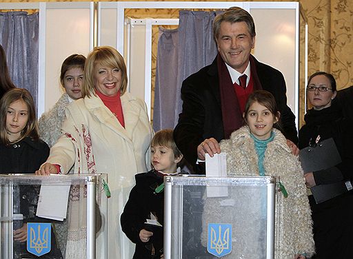 17.01.2010 Состоялся первый тур выборов на Украине, по итогам которого лидирует Виктор Янукович, возглавляющий оппозиционную Партию регионов. На втором месте премьер-министр Юлия Тимошенко, на третьем - Сергей Тигипко