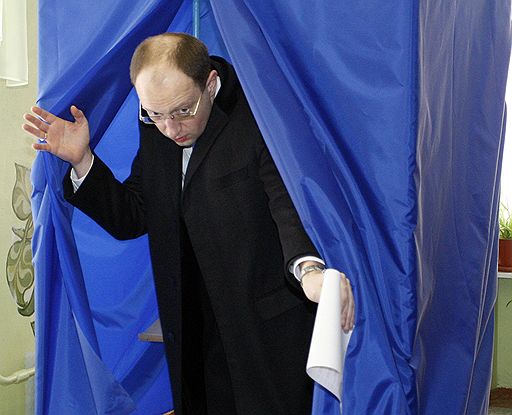 17.01.2010 Состоялся первый тур выборов на Украине, по итогам которого лидирует Виктор Янукович, возглавляющий оппозиционную Партию регионов. На втором месте премьер-министр Юлия Тимошенко, на третьем - Сергей Тигипко