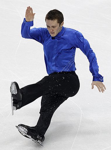 25.03.2010 На чемпионате мира по фигурному катанию в Турине золотую медаль завоевал японец Дайсуке Такахаси. Второе место у канадца Патрика Чана, третье – у француза Брайана Жубера. Российский фигурист Сергей Воронов занял 11-е место. Евгений Плющенко не принимал участие в соревнованиях из-за травмы