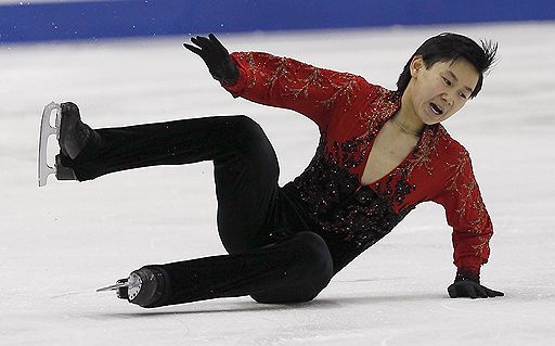 25.03.2010 На чемпионате мира по фигурному катанию в Турине золотую медаль завоевал японец Дайсуке Такахаси. Второе место у канадца Патрика Чана, третье – у француза Брайана Жубера. Российский фигурист Сергей Воронов занял 11-е место. Евгений Плющенко не принимал участие в соревнованиях из-за травмы