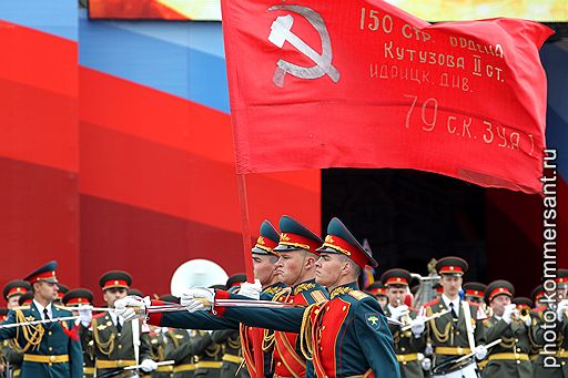 06.05.2010 В Москве прошла репетиция парада Победы, в которой приняли участие 10,5 тыс. человек. Успешно были проведены тренировочные полеты экипажей ВВС 