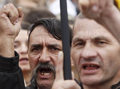11.05.2010 В Киеве более 4 тыс. сторонников оппозиции провели митинг возле здания верховной рады. Собравшиеся протестовали против решений новой власти, в том числе, против подписания соглашения о продлении базирования Черноморского флота России в Севастополе