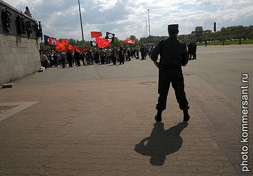 15.05.2010 В Санкт-Петербурге движение "Питерские родители против реформ бюджетной сферы" провели митинг против платного образования. В акции приняли участие 250 человек