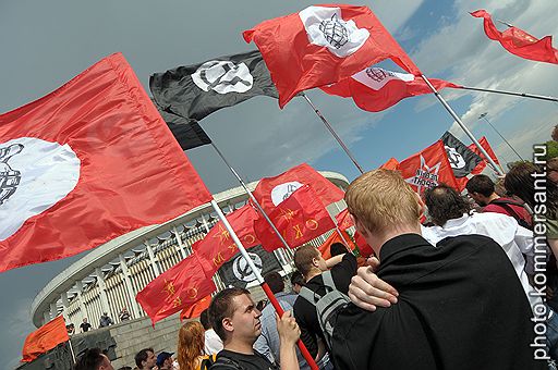 15.05.2010 В Санкт-Петербурге движение "Питерские родители против реформ бюджетной сферы" провели митинг против платного образования. В акции приняли участие 250 человек
