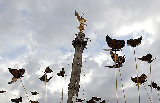 16.09.2010 В Мексике отмечается 200-летие независимости от Испании. На организацию праздничных мероприятий, на которые приглашены лидеры 50 стран, потрачено $230 млн.