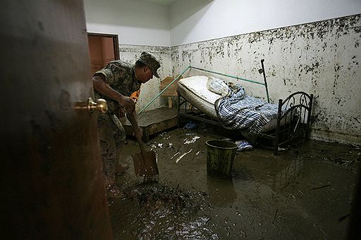 20.09.2010 В результате обрушившегося на мексиканский штат Веракрус урагана произошло наводнение, жертвами которого стали 15 человек. Около 40 тыс. жителей региона эвакуированы во временные лагеря
