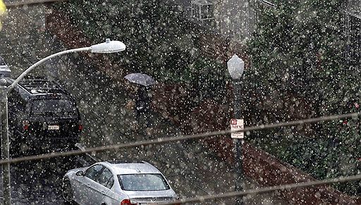 22.12.2010 Сильный шторм, обрушившийся на американский штат Калифорния, вызвал наводнение в Лос-Анджелесе. Затопленными оказались улицы и автострады, в некоторых районах отключилось электричество
