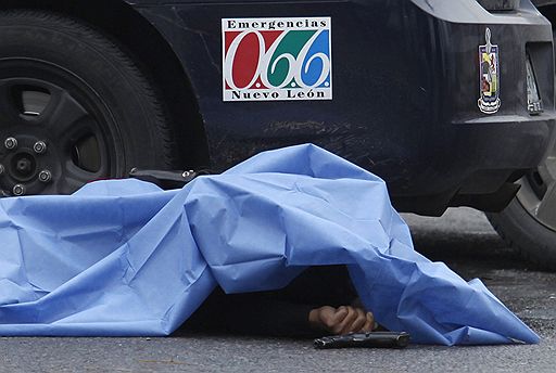 14.01.2011 В Мексике за последние четыре года 35 тыс. человек погибли в войнах наркокартелей с полицией и друг с другом. Более половины из них умерли в 2010 году, который стал самым кровавым за время правления президента Фелипе Кальдерона 