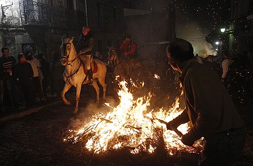 17.01.2011 В Испании отмечают День святого Антония – покровителя домашних и диких животных, влюбленных и отчаявшихся 