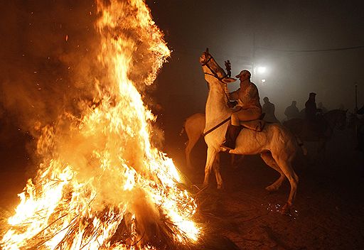 17.01.2011 В Испании отмечают День святого Антония – покровителя домашних и диких животных, влюбленных и отчаявшихся 