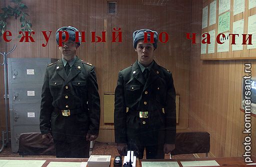 19.01.2011 Военнослужащие Южного военного округа провели под Ростовом учения, посвященные годовщине образования инженерных войск. Считается, что этот род войск появился 21 января 1701 года, когда Петр I подписал указ об образовании первой инженерной школы. Военные приняли участие в занятиях по боевой подготовке и инженерной разведке с использованием собак 