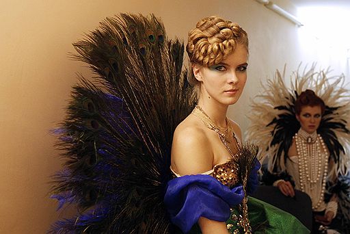 28.09.2011 В Кремле прошло шоу AlternativeHairShow 2011 Russia. Участниками парикмахерского искусства стали представители всемирно известных команд разных стран