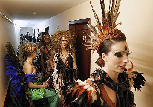 28.09.2011 В Кремле прошло шоу AlternativeHairShow 2011 Russia. Участниками парикмахерского искусства стали представители всемирно известных команд разных стран