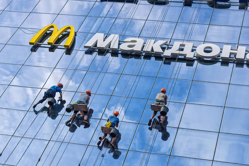 По данным на март 2022 года, по всей стране работало 850 заведений сети
