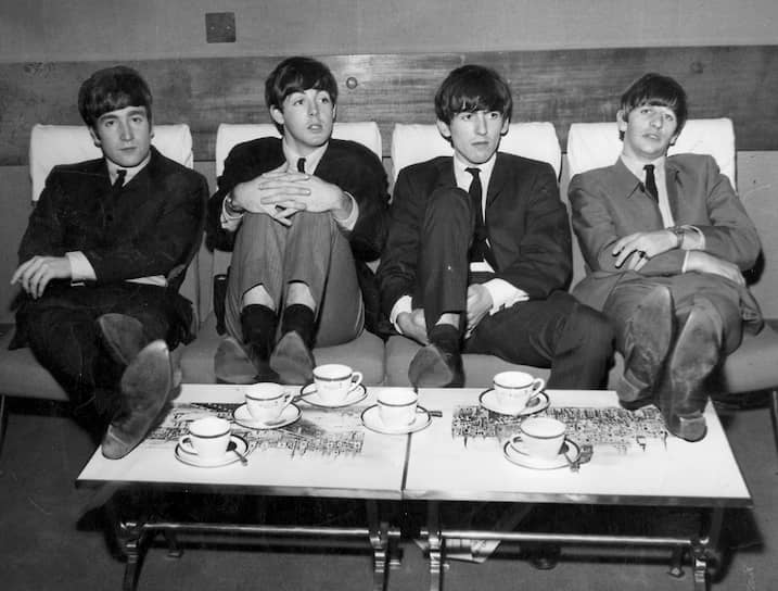 Битломании посвящены некоторые картины из фильмографии самих Beatles «A Hard Day’s Night» и «Help!». По сюжету членам группы приходится спасаться от преследующих их фанатов 