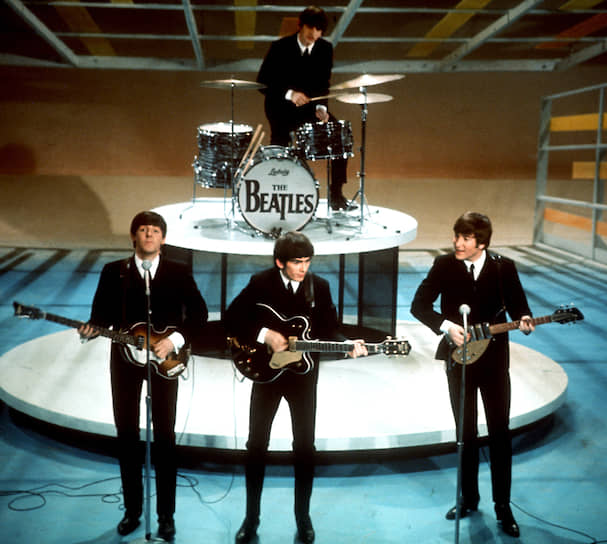 В ходе весенних и летних концертов 1963 года The Beatles поклонники и особенно поклонницы сопровождали их выступление оглушительным визгом и криками, бросались на сцену, рыдали и падали в обморок 