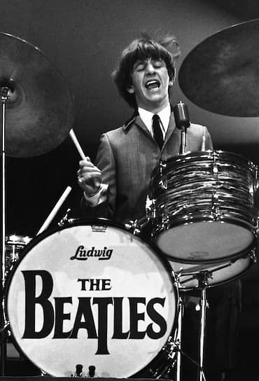 По многочисленным признаниям поклонниц группы, барабанщик The Beatles Ринго Старр (на фото) был для них самым привлекательным из всей четверки  