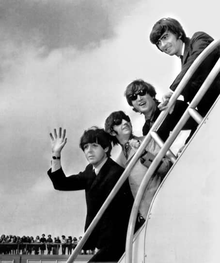 После выступлений в США The Beatles обрели популярность во всем мире На фото слева направо: Пол Маккартни, Ринго Старр, Джон Леннон и Джордж Харрисон 