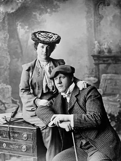Артист был дважды женат. Первой женой в 1898 году стала итальянская балерина Иола Торнаги (на фото). В этом браке у Шаляпина родились шестеро детей, что не помешало певцу завести роман с Марией Петцольд, которая официально стала его женой только в 1927 году. С первой семьей Шаляпин жил в Петербурге, со второй — в Москве. От второй жены у певца были три дочери 