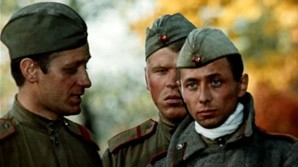 Окончив школу, Даль решил поступать в Высшее театральное училище имени Щепкина, но его родители были против выбора сына, тем более что с детства он картавил. Впрочем, это не помешало ему сдать вступительные экзамены, на которых он читал монолог Ноздрева из «Мертвых душ» и отрывок из «Мцыри» Лермонтова, и поступить в училище   На фото: кадр из фильма «Женя, Женечка и Катюша» 
