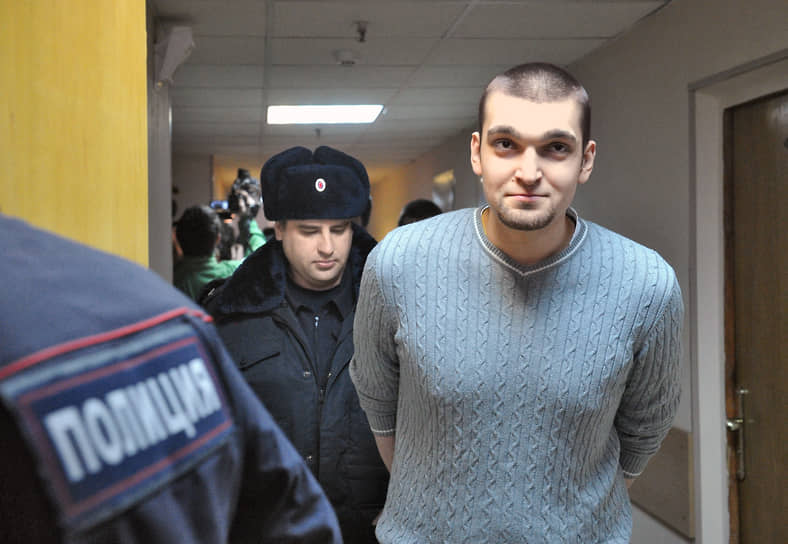 Степан Зимин (родился в 1992 году). Задержан 8 июня 2012 года. По версии следствия, попал куском асфальта по пальцу омоновца. 24 февраля 2014 года приговорен к лишению свободы в колонии общего режима на 3 года 6 месяцев. 22 июня 2015 года Зимин вышел из колонии досрочно